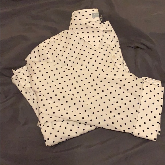 Wrinkle Free Fitted Button Up polka dot blouse - Picture 4 of 7